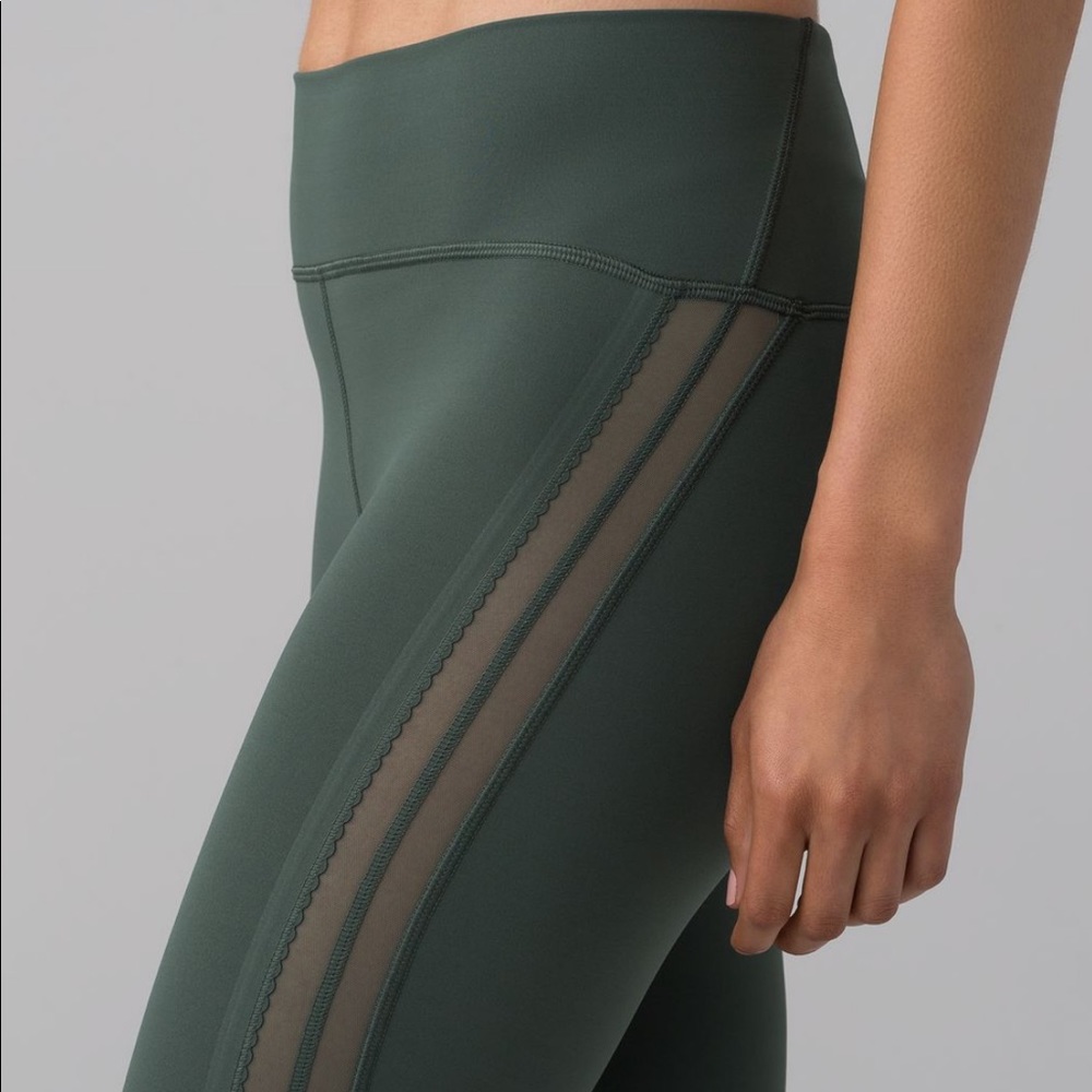Lululemon sun-setter crop